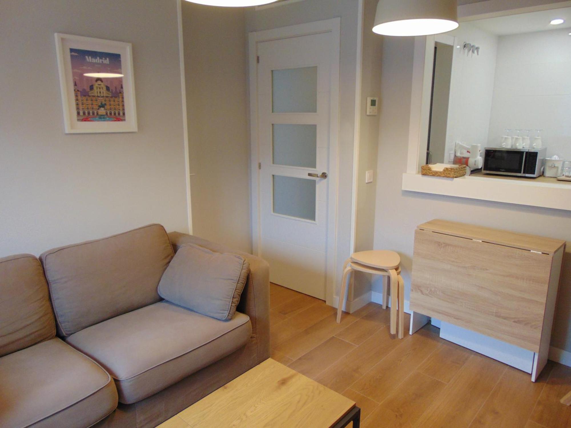 Airport Plenilunio Beige Apartament *