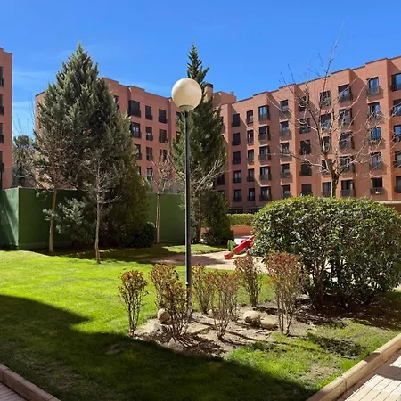 Airport Madrid Plenilunio Suites Beige Exterior photo