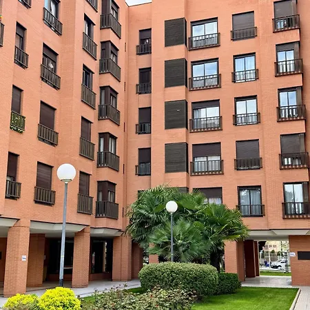 Airport Madrid Plenilunio Suites Beige Exterior photo